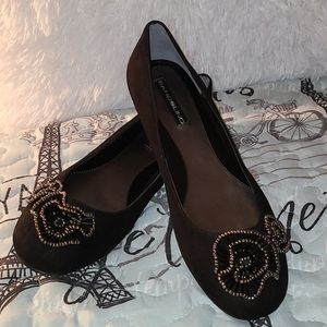 Bandolino black velvet flats